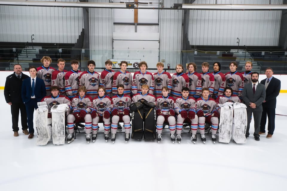 Woodsmen Hockey team photo